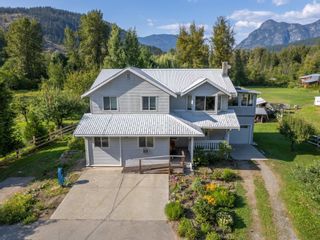 Main Photo: 2003 HIGHWAY 99 in Pemberton: Mount Currie House for sale : MLS®# R2809734