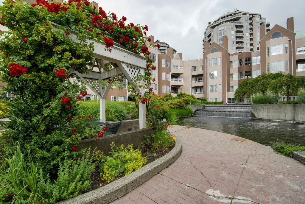 Main Photo: # 409 1150 QUAYSIDE DR in New Westminster: Quay Condo for sale : MLS®# V1109287