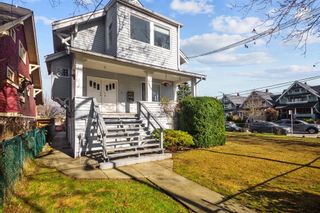 Photo 2: 2809 W 6TH Avenue in Vancouver: Kitsilano House for sale (Vancouver West)  : MLS®# R2755209
