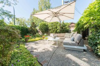 Photo 2: 2360 WATERLOO Street in Vancouver: Kitsilano 1/2 Duplex for sale (Vancouver West)  : MLS®# R2101486