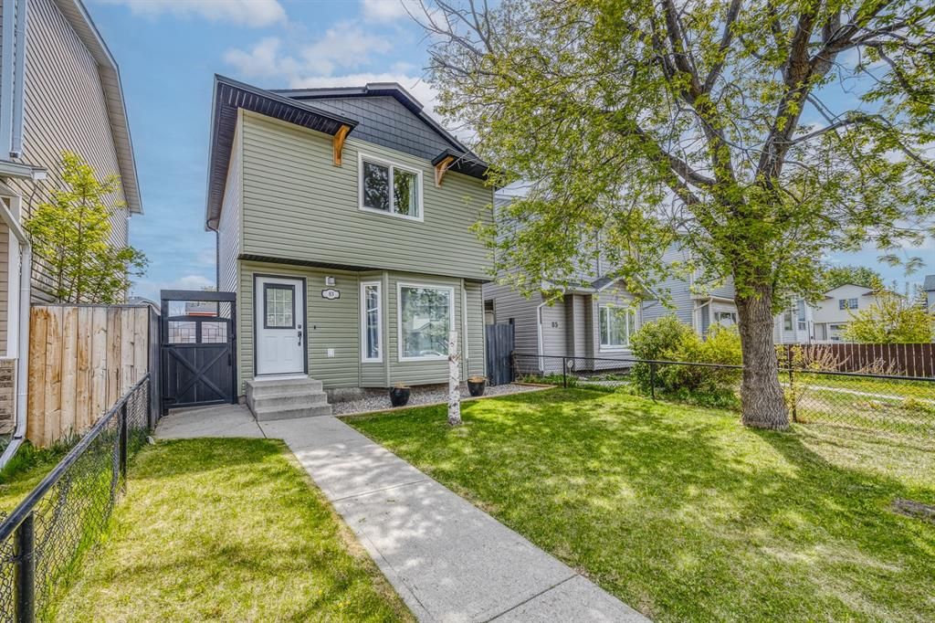 Main Photo: 83 Martinbrook Road NE in Calgary: Martindale Detached for sale : MLS®# A1208343