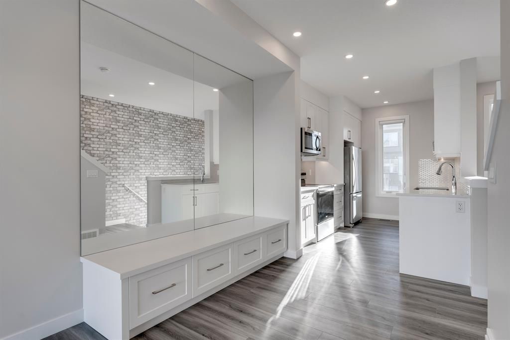Main Photo: 16 Evanscrest Court NW in Calgary: Evanston Row/Townhouse for sale : MLS®# A2019234