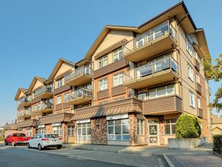 Photo 1: 403 2220 Sooke Rd in Colwood: Co Hatley Park Condo for sale : MLS®# 951383