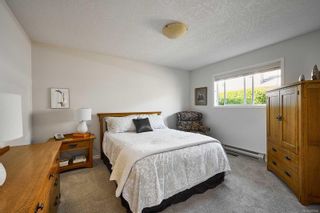 Photo 16: 2458 Twin View Dr in Central Saanich: CS Tanner House for sale : MLS®# 933865