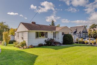 Photo 1: 749 Gladiola Ave in Saanich: SW Marigold House for sale (Saanich West)  : MLS®# 858724