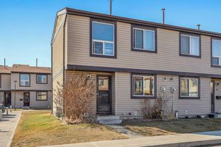 Photo 3: 80 3029 Rundleson Road NE in Calgary: Rundle Row/Townhouse for sale : MLS®# A2117369