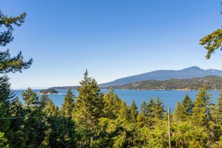 Photo 3: 882 CAPTAIN'S Way: Bowen Island House for sale in "Bluewater Park" : MLS®# R2754297