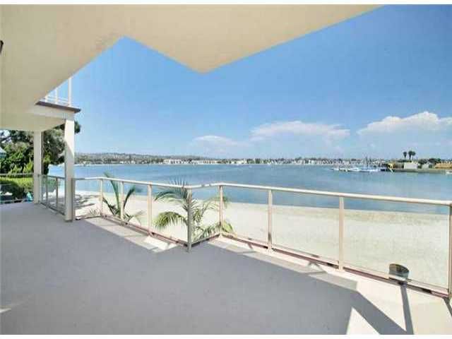 Main Photo: MISSION BEACH Condo for sale : 4 bedrooms : 3802 Bayside Walk #2 in San Diego