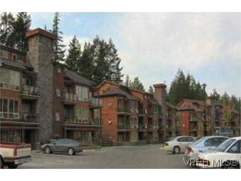 Main Photo: 204 627 Brookside Rd in VICTORIA: Co Latoria Condo for sale (Colwood)  : MLS®# 526483