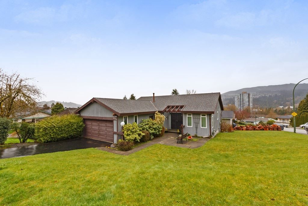 Main Photo: 3233 PINDA DRIVE in : Port Moody Centre House for sale : MLS®# R2255979