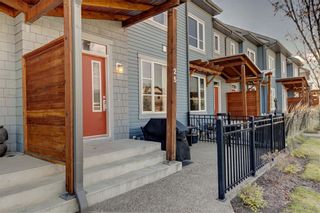 Photo 3: 25 CHAPALINA Square SE in Calgary: Chaparral Row/Townhouse for sale : MLS®# C4273593