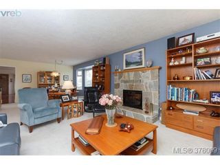 Photo 5: 926 Mesher Pl in VICTORIA: Es Kinsmen Park House for sale (Esquimalt)  : MLS®# 758950