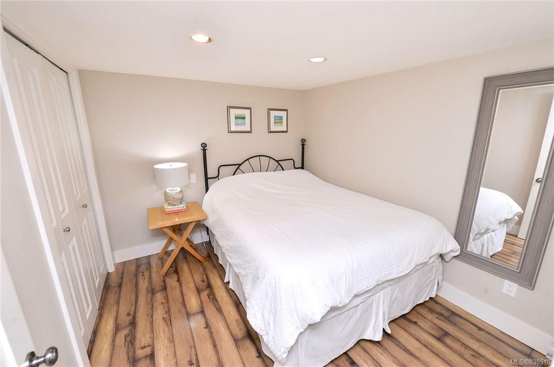 Photo 23: Photos: 3120 Yew St in Victoria: Vi Mayfair House for sale : MLS®# 838510