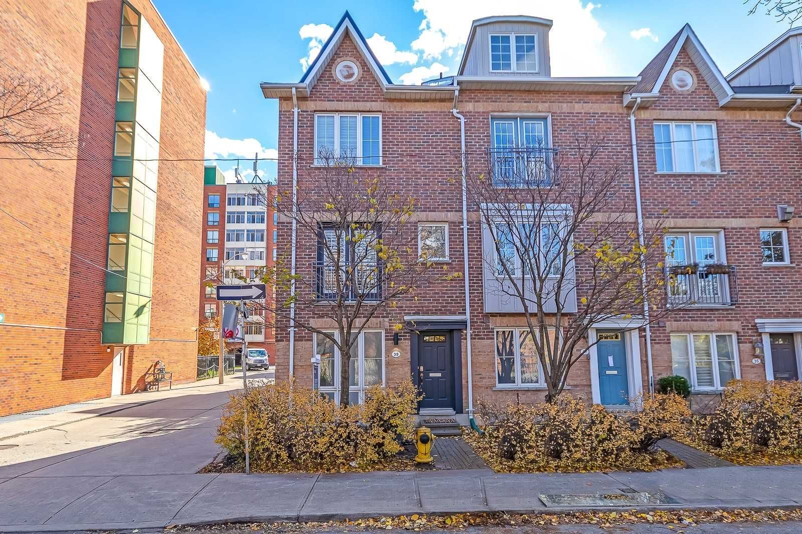 Main Photo: 39 Rankin Crescent in Toronto: Dovercourt-Wallace Emerson-Junction House (3-Storey) for sale (Toronto W02)  : MLS®# W5615793