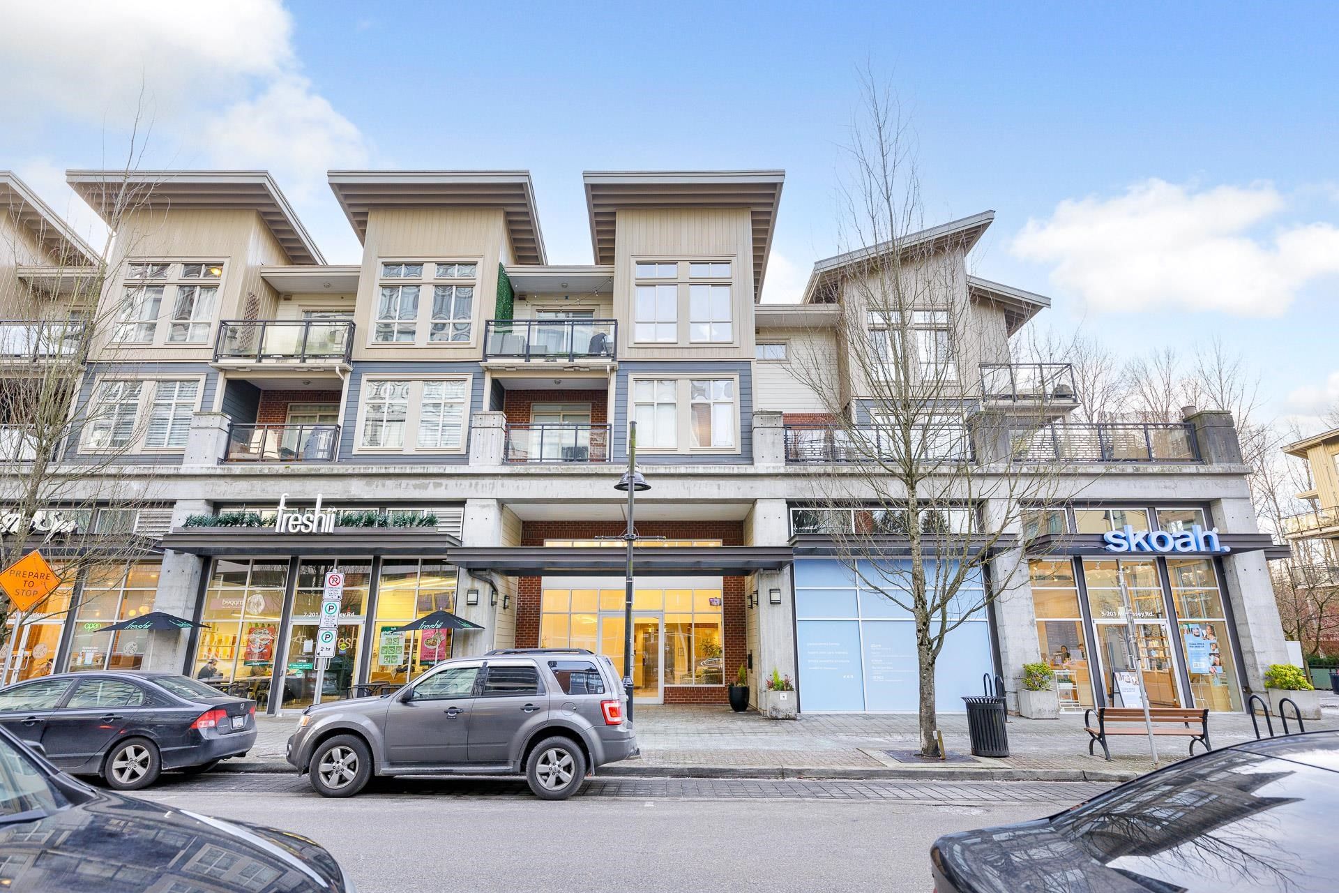 Main Photo: 105 201 MORRISSEY Road in Port Moody: Port Moody Centre Condo for sale in "LIBRA/SUTERBROOK" : MLS®# R2842568