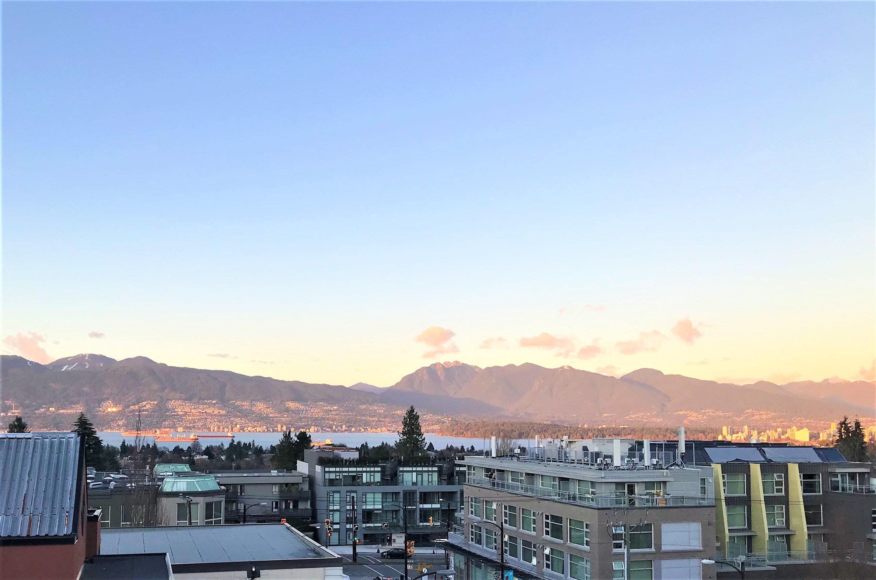 Main Photo: 102 3349 DUNBAR Street in Vancouver: Dunbar Townhouse for sale (Vancouver West)  : MLS®# R2634302