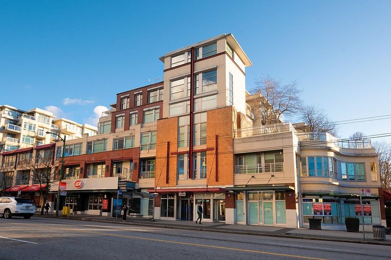FEATURED LISTING: 205 - 2288 BROADWAY West Vancouver