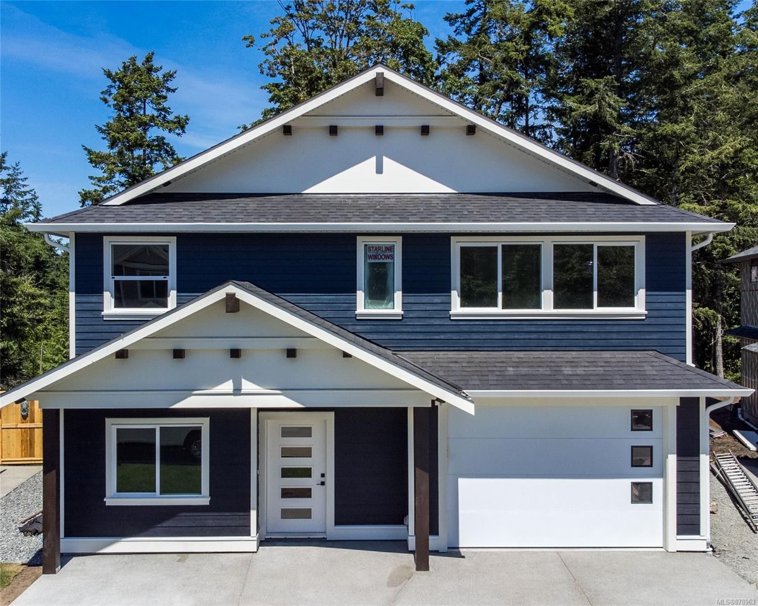 Main Photo: 916 Blakeon Pl in Langford: La Olympic View House for sale : MLS®# 878963