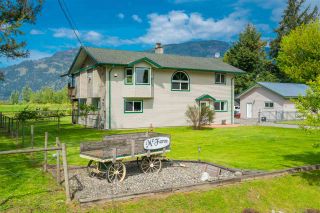 Photo 1: 5063 BOUNDARY Road in Abbotsford: Sumas Prairie House for sale : MLS®# R2392598