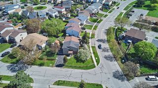 Photo 18: 399 Laval Drive in Oshawa: Vanier House (2-Storey) for sale : MLS®# E8325350