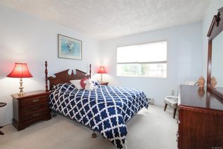 Photo 2: 304 2354 Brethour Ave in Sidney: Si Sidney North-East Condo for sale : MLS®# 904739