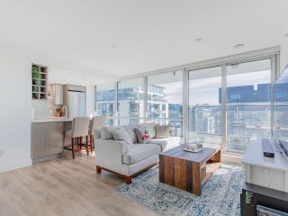 Main Photo: 1605 1788 COLUMBIA Street in Vancouver: False Creek Condo for sale in "EPIC at West" (Vancouver West)  : MLS®# R2784937