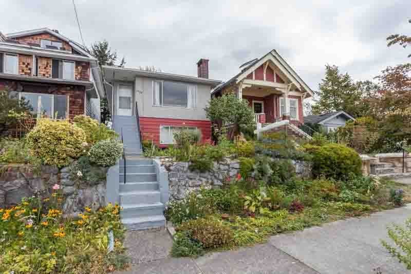 Main Photo: 1946 LAKEWOOD Drive in Vancouver: Grandview VE House for sale (Vancouver East)  : MLS®# R2104712