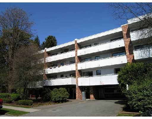 Main Photo: 302 360 E 2ND Street in North Vancouver: Lower Lonsdale Condo for sale in "EMERALD MANOR" : MLS®# V807771