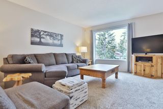 Photo 2: 81 Edgeford Way NW in Calgary: Edgemont Semi Detached for sale : MLS®# A1236767