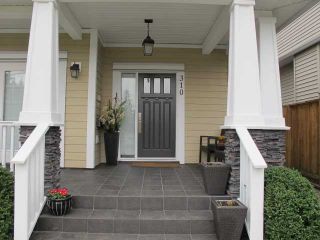 Photo 2: 310 HOLMES Street in New Westminster: The Heights NW House  : MLS®# V1107334