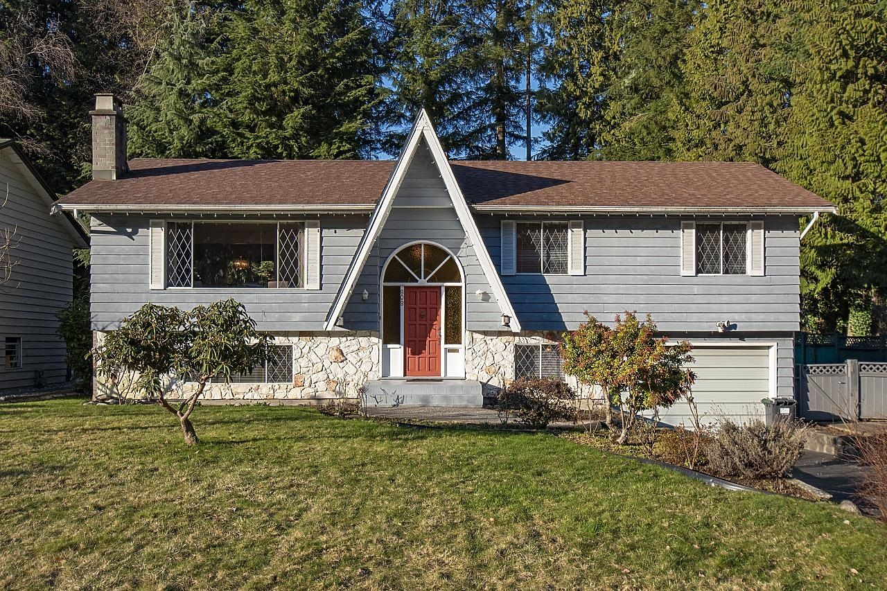 Main Photo: 808 E KINGS Road in North Vancouver: Princess Park House for sale in "PRINCESS PARK / LYNN VALLEY" : MLS®# R2658713
