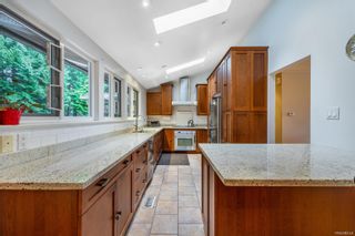 Photo 3: 659 WILMOT Street in Coquitlam: Central Coquitlam House for sale : MLS®# R2749919