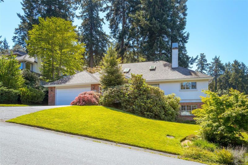 FEATURED LISTING: 4353 Parkwood Terr Saanich