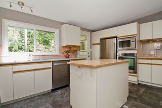 Photo 2: 5651 WESTHAVEN Road in West Vancouver: Eagle Harbour House for sale : MLS®# V1114047