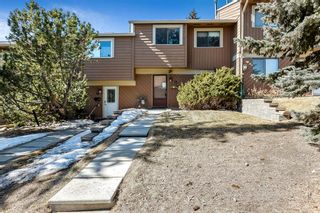 Main Photo: 19 4940 39 Avenue SW in Calgary: Glenbrook Row/Townhouse for sale : MLS®# A2035155