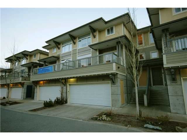 Main Photo: 39 40632 GOVERNMENT Road in Squamish: Brackendale Townhouse for sale in "RIVERSWALK" : MLS®# V1046439