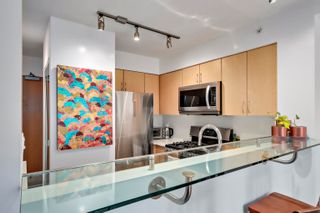 Photo 4: 810 63 KEEFER Place in Vancouver: Downtown VW Condo for sale in "Europa" (Vancouver West)  : MLS®# R2879967