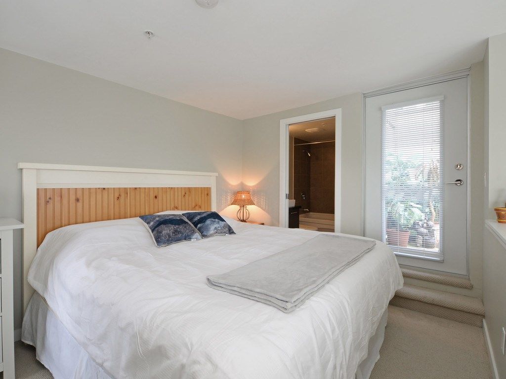Photo 10: Photos: PH2 1288 CHESTERFIELD AVENUE in North Vancouver: Central Lonsdale Condo for sale : MLS®# R2171732