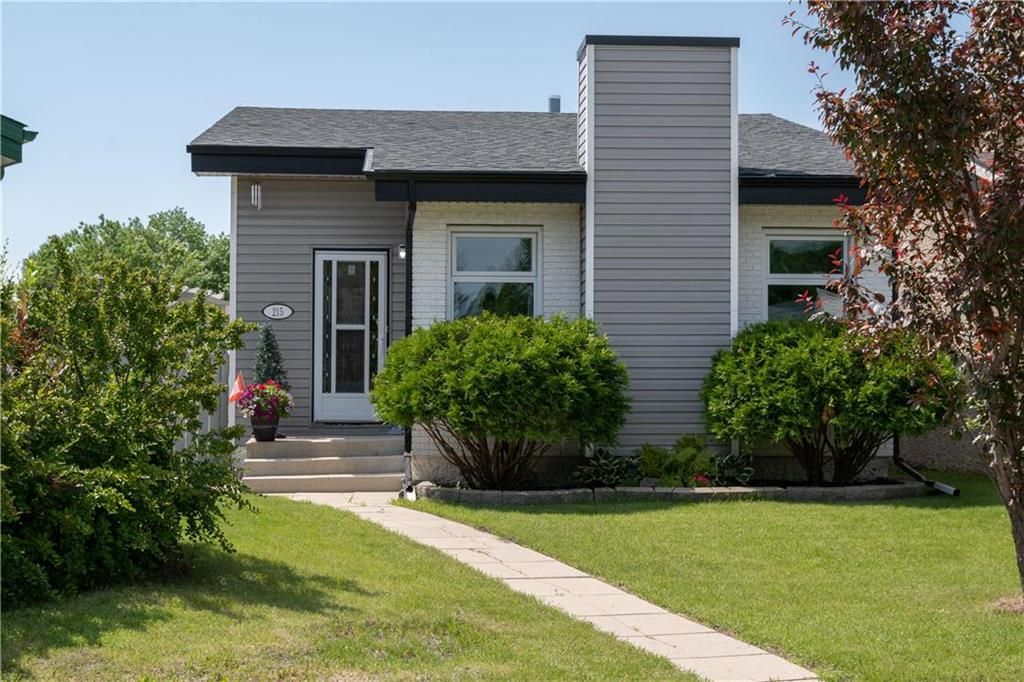 Main Photo: 215 Thurlby Road in Winnipeg: Sun Valley Park Residential for sale (3H)  : MLS®# 202217800