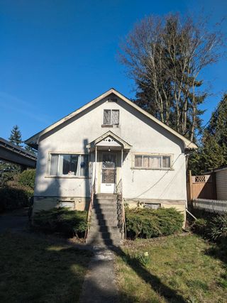 Photo 1: 2323 DUBLIN Street in New Westminster: Connaught Heights House for sale : MLS®# R2863036