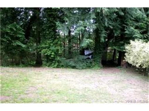 Photo 9: Photos:  in VICTORIA: Co Triangle Half Duplex for sale (Colwood)  : MLS®# 416042