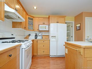 Photo 10: 5181 Rutli Meadows Pl in VICTORIA: SE Cordova Bay House for sale (Saanich East)  : MLS®# 775102