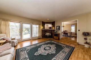 Photo 3: 15842 98A Avenue in Surrey: Guildford House for sale (North Surrey)  : MLS®# R2369926