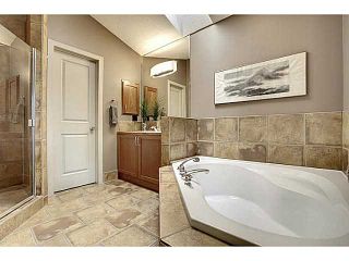 Photo 14: 2831 1 Avenue NW in CALGARY: West Hillhurst Residential Attached for sale (Calgary)  : MLS®# C3582030