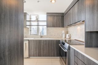 Photo 14: 2301 1201 MARINASIDE Crescent in Vancouver: Yaletown Condo for sale (Vancouver West)  : MLS®# R2815801