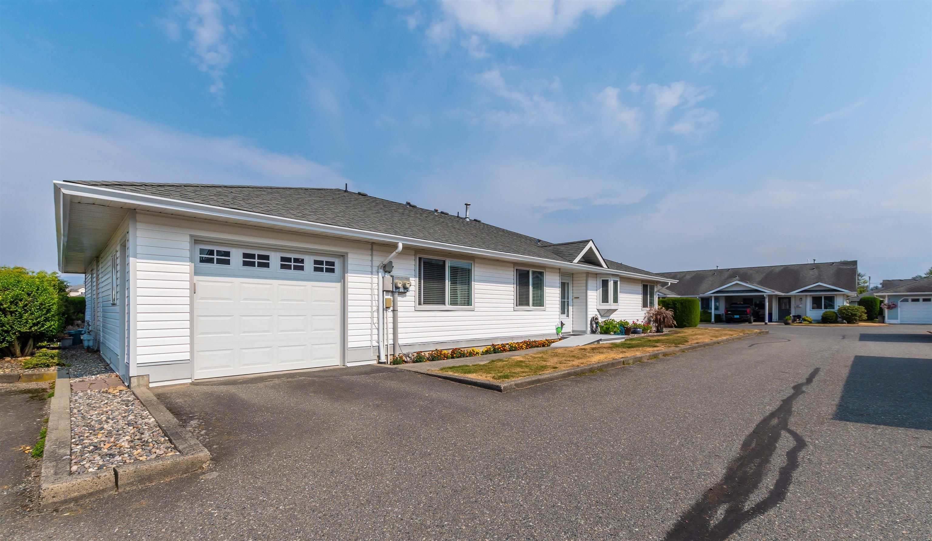 Main Photo: 132 7610 EVANS Road in Chilliwack: Sardis West Vedder 1/2 Duplex for sale in "COTTONWOOD RETIREMENT VILLAGE" (Sardis)  : MLS®# R2723298