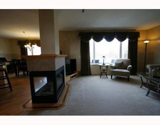 Photo 8: 58 ROYAL OAK Cove NW in CALGARY: Royal Oak Residential Detached Single Family for sale (Calgary)  : MLS®# C3376305