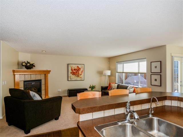 Photo 9: Photos: 81 COUGARSTONE Crescent SW in Calgary: Cougar Ridge House for sale : MLS®# C4050640