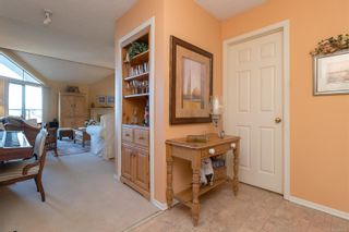 Photo 3: 305 10459 Resthaven Dr in Sidney: Si Sidney North-East Condo for sale : MLS®# 891112