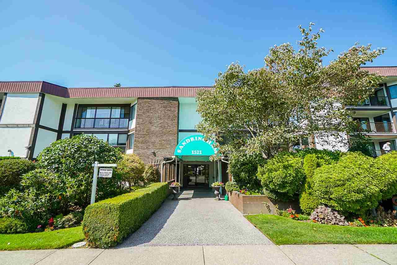 Main Photo: 404 1521 BLACKWOOD Street: White Rock Condo for sale in "The Sandringham" (South Surrey White Rock)  : MLS®# R2401070